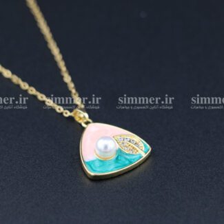 استایل هنری آرت هو با اکسسوری دست ساز و گردنبند سنگی رنگی